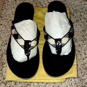 New Burberry Flip Flop Sandals Size 39